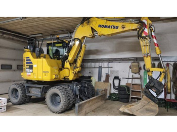 Escavatore gommato KOMATSU