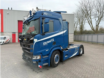 Trattore stradale SCANIA