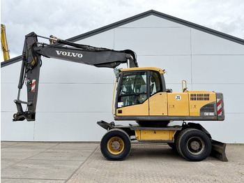 Escavatore gommato VOLVO EW180