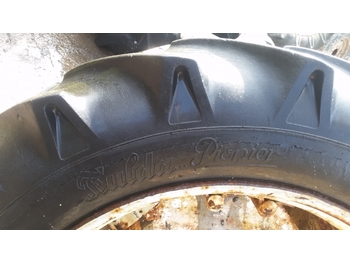 Ruota completa per Trattore Ford 4000 Rear Wheel And Tyre 12.4/11-32. Please Check By Description: foto 4