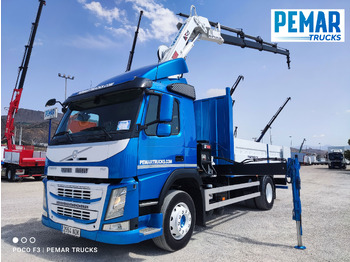 Camion con gru VOLVO FM 330