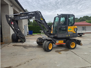 Escavatore gommato VOLVO EW60E
