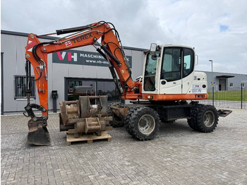 Escavatore gommato TEREX