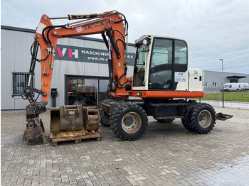 Escavatore gommato TEREX