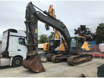 Escavatore cingolato VOLVO EC300