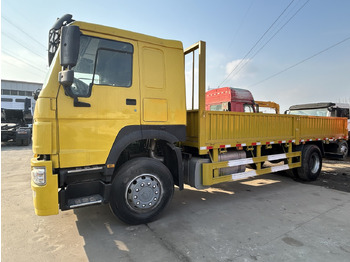 Autocarro furgonato per il trasporto di materiali sfusi 4X2 HOWO 336HP/371HP/375HP/420HP: foto 2