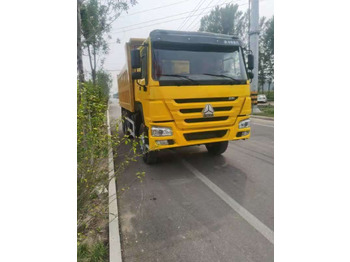 Autocarro ribaltabile SINOTRUK HOWO