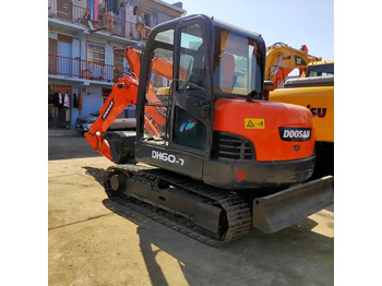 Escavatore cingolato DOOSAN DH60
