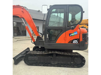Escavatore cingolato DOOSAN DX60