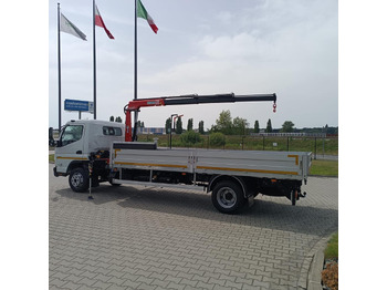 Camion con gru FUSO