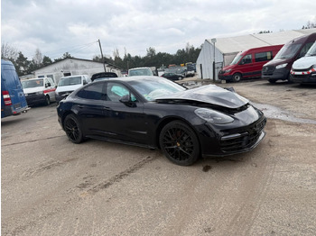 Autovettura PORSCHE
