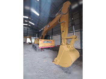 Escavatore cingolato CATERPILLAR 320D3