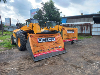 Sollevatore telescopico JCB