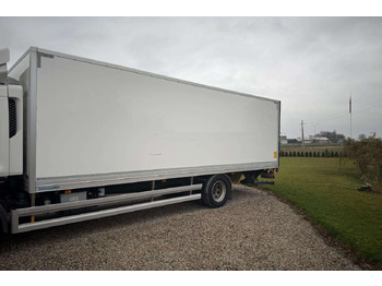 Autocarro furgonato VOLVO