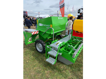 Leasing di Bomet Kartoffelpflanzmaschine / Potato planter / Planteuse de pomme de terre / Piantapatate / Sadzarka ziemniaków Bomet Kartoffelpflanzmaschine / Potato planter / Planteuse de pomme de terre / Piantapatate / Sadzarka ziemniaków: foto 4 Leasing di Bomet Kartoffelpflanzmaschine / Potato planter / Planteuse de pomme de terre / Piantapatate / Sadzarka ziemniaków Bomet Kartoffelpflanzmaschine / Potato planter / Planteuse de pomme de terre / Piantapatate / Sadzarka ziemniaków: foto 4