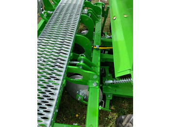 Leasing di Bomet Kartoffelpflanzmaschine / Potato planter / Planteuse de pomme de terre / Piantapatate / Sadzarka ziemniaków Bomet Kartoffelpflanzmaschine / Potato planter / Planteuse de pomme de terre / Piantapatate / Sadzarka ziemniaków: foto 5 Leasing di Bomet Kartoffelpflanzmaschine / Potato planter / Planteuse de pomme de terre / Piantapatate / Sadzarka ziemniaków Bomet Kartoffelpflanzmaschine / Potato planter / Planteuse de pomme de terre / Piantapatate / Sadzarka ziemniaków: foto 5