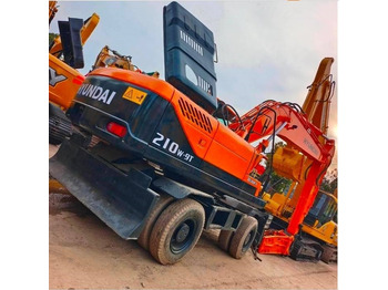Escavatore gommato Hyundai 210 W-9: foto 3