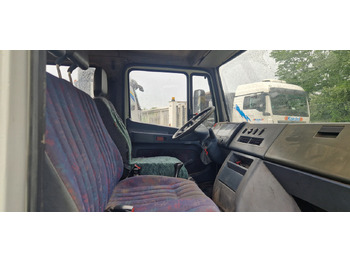 Furgone con cassone fisso, Furgone doppia cabina Mercedes-Benz 615D Doka Pritsche, Zustand gut: foto 2 Furgone con cassone fisso, Furgone doppia cabina Mercedes-Benz 615D Doka Pritsche, Zustand gut: foto 2