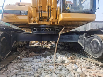 Escavatore cingolato CATERPILLAR 320B