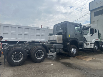 Trattore stradale SINOTRUK HOWO