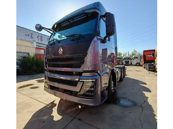Trattore stradale SINOTRUK HOWO