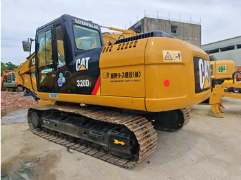Escavatore cingolato CATERPILLAR 320D2