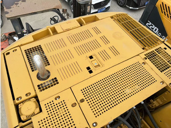 Escavatore cingolato CATERPILLAR 320C: foto 5
