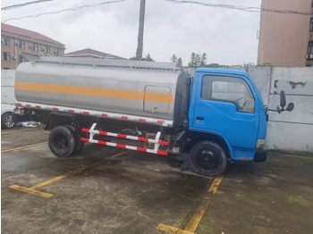 Camion cisterna DONGFENG