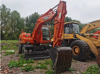 Escavatore gommato DOOSAN DH150W-7
