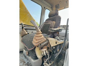 Escavatore cingolato SUMITOMO SH200: foto 5