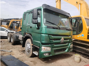 Trattore stradale SINOTRUK HOWO