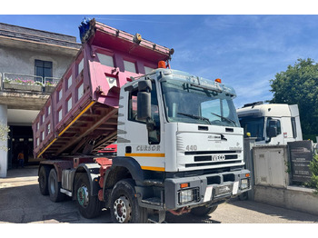 Autocarro ribaltabile IVECO EuroTrakker