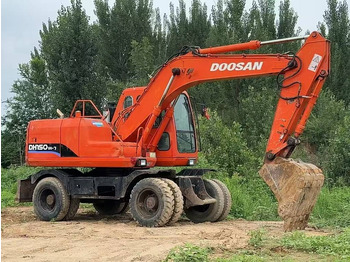 Escavatore gommato DOOSAN DH150W-7