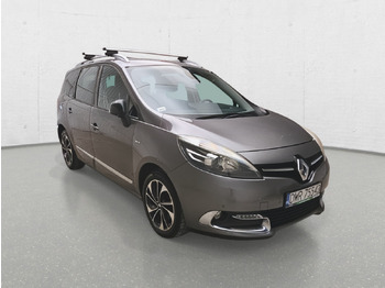 Autovettura RENAULT