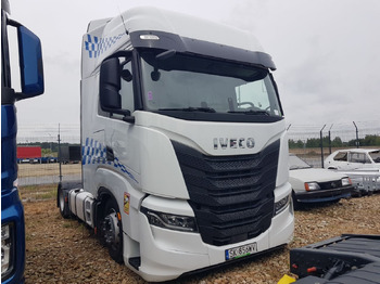 Trattore stradale IVECO