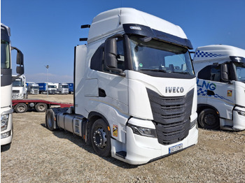 Trattore stradale IVECO