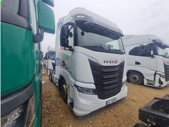 Trattore stradale IVECO