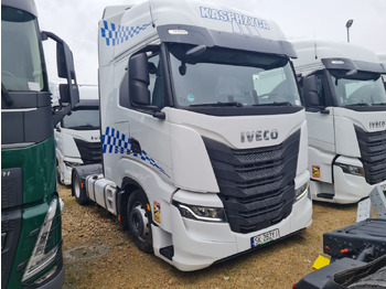 Trattore stradale IVECO