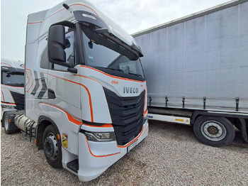 Trattore stradale IVECO