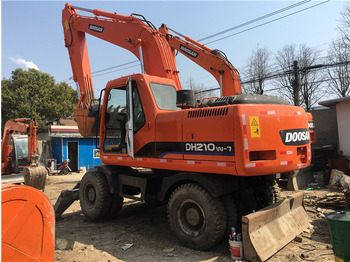 Escavatore gommato Doosan DH210w-7 wheel excavator: foto 3