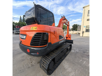 Escavatore cingolato DOOSAN DX60