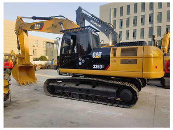Escavatore CATERPILLAR