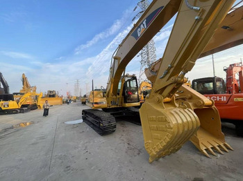 Escavatore cingolato CATERPILLAR 320B