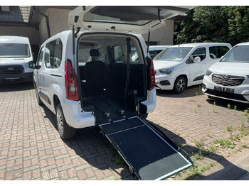 Autovettura OPEL