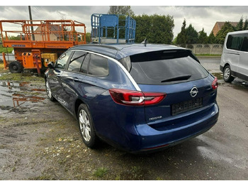 Autovettura OPEL