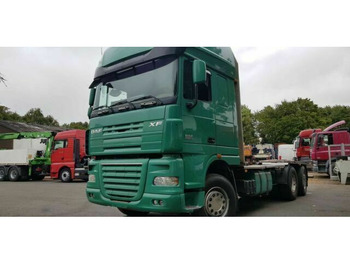Camion trasporto legname DAF XF 105 460