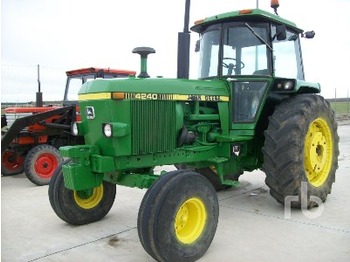 Trattore John Deere 4240 2Wd: foto 1