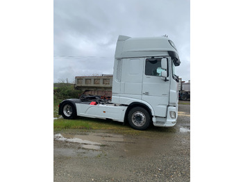 Trattore stradale DAF XF 530