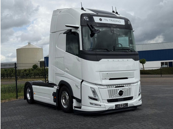 Trattore stradale VOLVO FH13 460