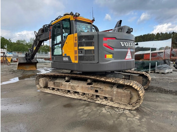 Escavatore cingolato VOLVO ECR235